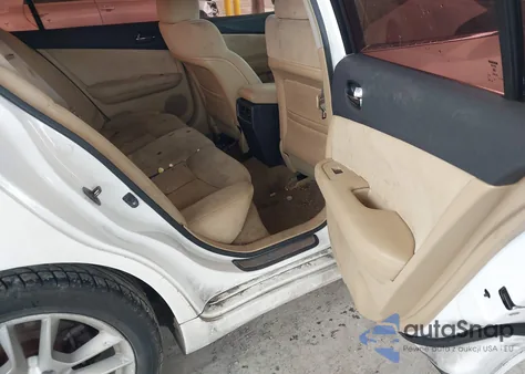 2010 Nissan Maxima 3.5 S z USA, uszkodzony, nr VIN 1N4AA5AP7AC820429